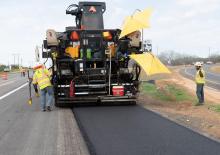 Gąsienicowe rozściełacze asfaltu Astec ROADTEC SP-200
