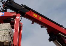 Hydrauliczne żurawie do załadunku HMF 1210-L4