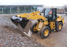 Ładowarki kołowe Caterpillar 918M