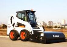 Ładowarki o sterowaniu burtowym Bobcat Earthforce S18