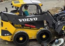 Ładowarki o sterowaniu burtowym Volvo MC135D