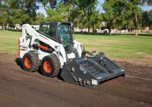 Ładowarki o sterowaniu burtowym Bobcat S650
