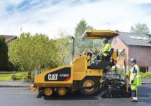 Kołowa betoniarka drogowa Caterpillar AP300F