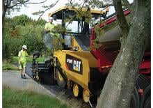 Kołowa betoniarka drogowa Caterpillar AP600F