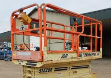 Kołowe podnośniki nożycowe JLG CM 2546