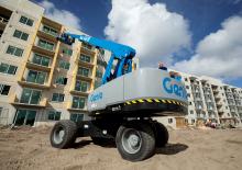 Kołowe teleskopowe platformy robocze Genie S-80 HF 