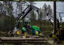 Kombajny John Deere 1070 G