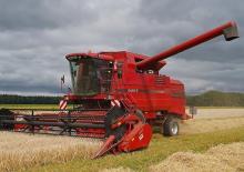 Kombajny zbożowe Case IH 525 B2