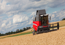 Kombajny zbożowe Massey Ferguson Activa 7345S-MCS
