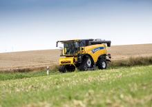Kombajny zbożowe New Holland CX8.85 Tracks