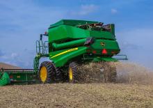 Kombajny zbożowe John Deere S440 
