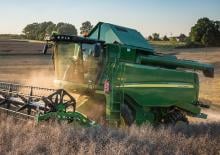 Kombajny zbożowe John Deere W 540 i