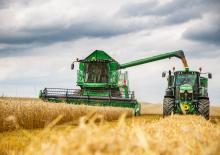 Kombajny zbożowe John Deere W 550 i