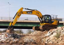 Koparki gąsienicowe JCB JS220LC