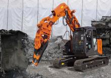 Koparki gąsienicowe Hitachi ZX 135 US-5