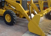 Koparko-ładowarki Caterpillar 438 B 4x4