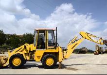 Koparko-ładowarki Komatsu WB92A