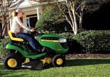 Kosiarki Samojezdne i Traktory Ogrodowe John Deere D100