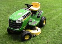 Kosiarki Samojezdne i Traktory Ogrodowe John Deere D105