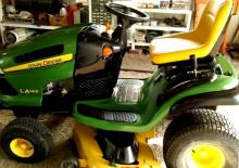 Kosiarki Samojezdne i Traktory Ogrodowe John Deere LA145