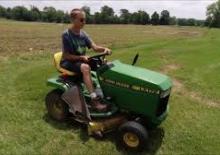Kosiarki Samojezdne i Traktory Ogrodowe John Deere LX172