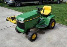 Kosiarki Samojezdne i Traktory Ogrodowe John Deere LX176