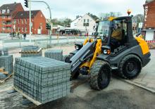 Ładowarki kołowe Mecalac AX700
