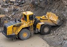 Ładowarki kołowe Komatsu WA900-8E0