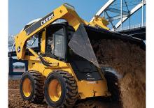 Ładowarki o sterowaniu burtowym John Deere Construction 328