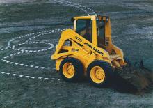 Ładowarki o sterowaniu burtowym John Deere Construction 570