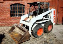 Ładowarki o sterowaniu burtowym Bobcat 643