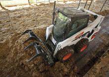 Ładowarki o sterowaniu burtowym Bobcat S590