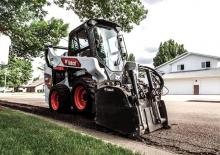 Ładowarki o sterowaniu burtowym Bobcat S64