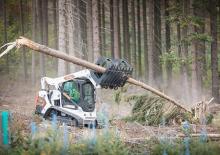 Ładowarki o sterowaniu burtowym Bobcat T590