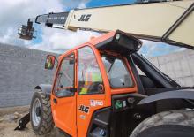 Ładowarki teleskopowe JLG 1255