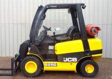Ładowarki teleskopowe JCB TLT25G  