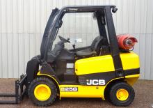 Ładowarki teleskopowe JCB TLT25G  