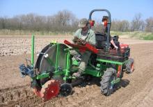 Maszyny do sadzenia Basrijs Disc planter 450 single