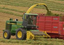 Maszyny do zbioru pasz z napędem 2WD John Deere 6810