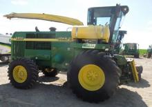 Maszyny do zbioru pasz z napędem 2WD John Deere 6850