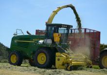 Maszyny do zbioru pasz z napędem 2WD John Deere 7500