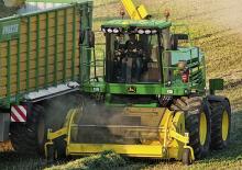 Maszyny do zbioru pasz z napędem 2WD John Deere 7550