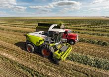 Maszyny do zbioru pasz z napędem 4WD Claas Jaguar 870