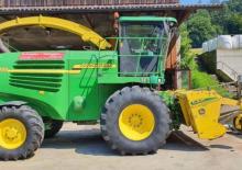 Maszyny do zbioru pasz z napędem 4WD John Deere 7200