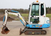 Minikoparki Yanmar B 15 CRE