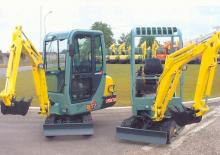 Minikoparki Yanmar B 17-3
