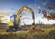 Minikoparki New Holland E26C