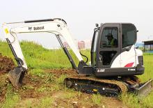 Minikoparki Bobcat E58