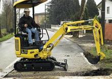 Minikoparki Komatsu PC16R-2HS