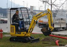 Minikoparki Komatsu PC16R-3HS